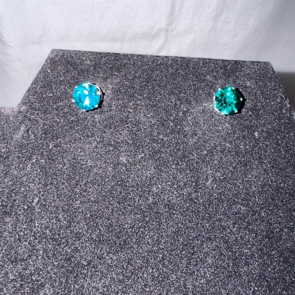 MULTIPLE - Elegant Silver Stud Earrings – Classic Minimalist Jewelry